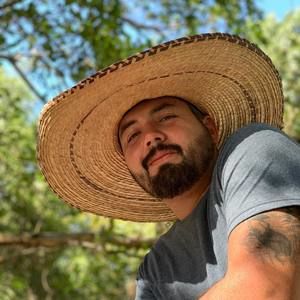 Meet your Posher, Luis